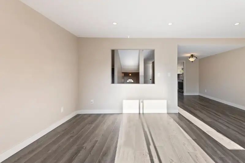 105 9264 122 STREET - photo 4 of 33