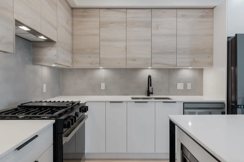 309 30494 CARDINAL AVENUE - photo 1 of 6