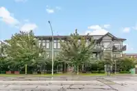 309 5665 177B STREET - thumbnail 2