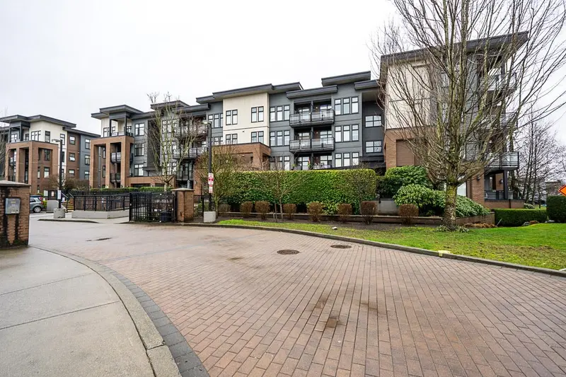 103 20058 FRASER HIGHWAY - photo 2 of 25