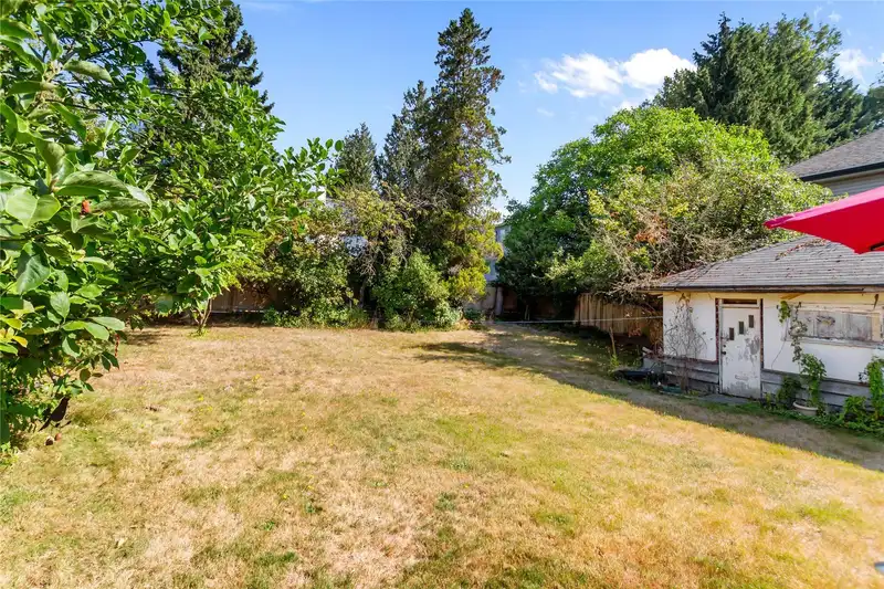 13897 100 AVENUE - photo 4 of 14