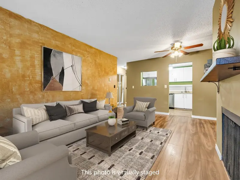 211 10157 UNIVERSITY DRIVE - photo 2 of 25