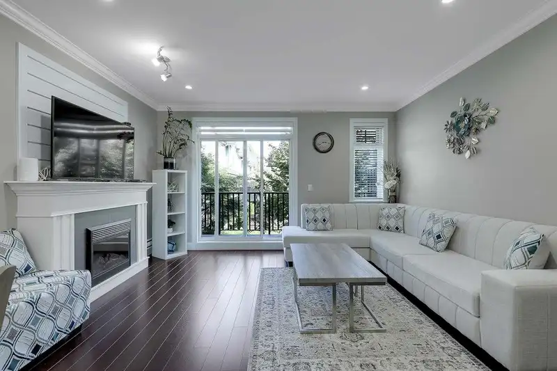 50 6383 140 STREET - photo 2 of 40