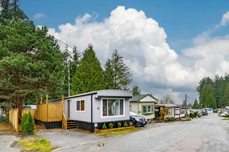 42 9132 120 STREET - photo 1 of 27