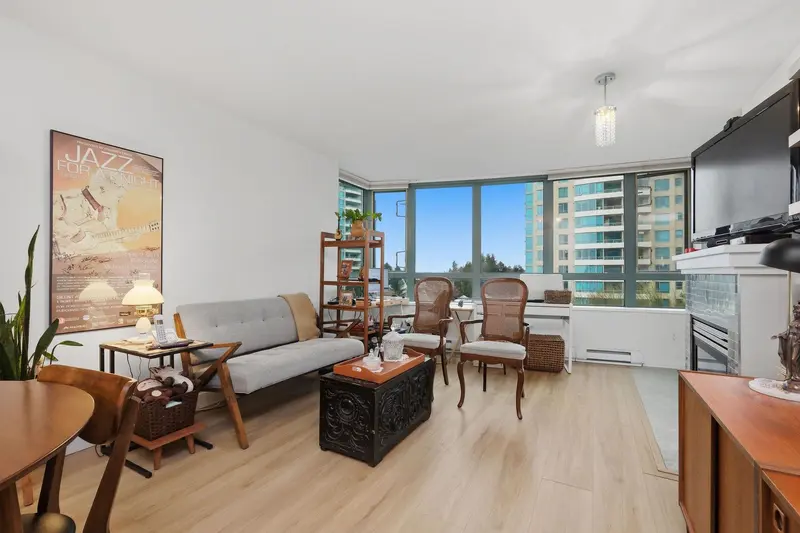 505 6659 SOUTHOAKS CRESCENT - photo 3 of 25