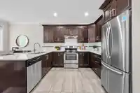 123 15399 GUILDFORD DRIVE - thumbnail 2