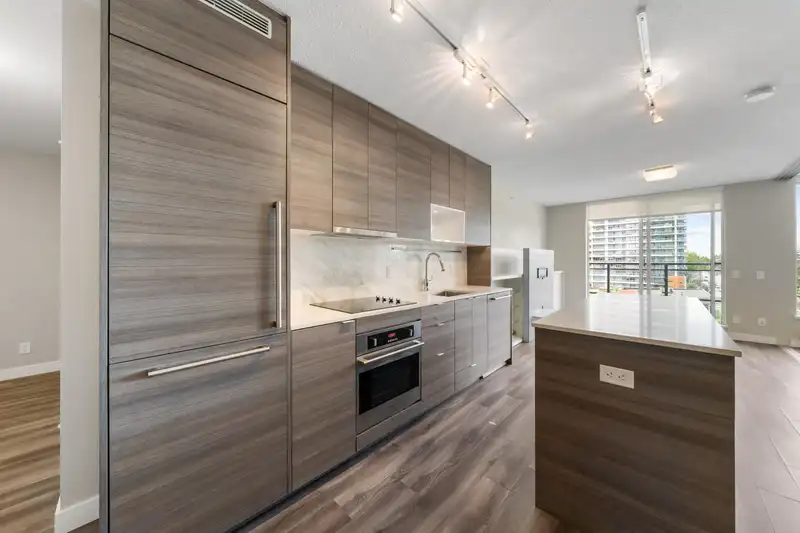 805 13398 104 AVENUE - photo 2 of 30