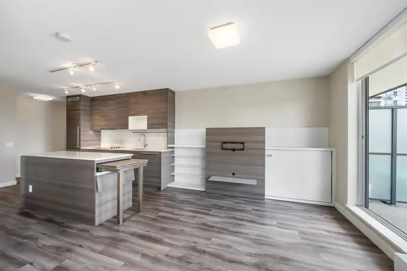 805 13398 104 AVENUE - photo 4 of 30