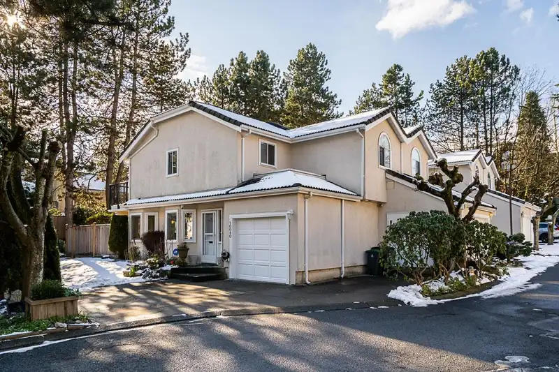 4 10080 154 STREET - photo 1 of 36