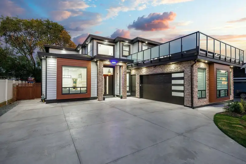 6098 175A STREET - photo 1 of 33