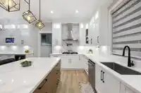 6098 175A STREET - thumbnail 11