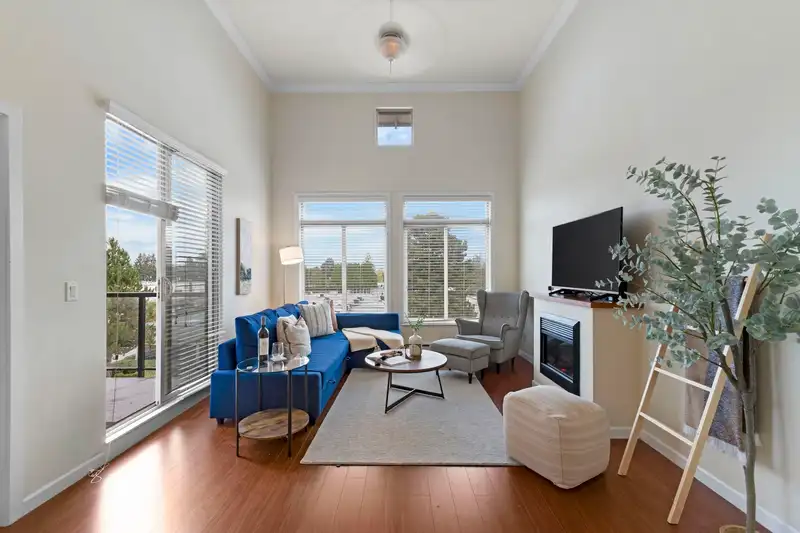 417 15380 102A AVENUE - photo 1 of 33