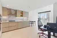 1406 9887 WHALLEY BOULEVARD - thumbnail 10