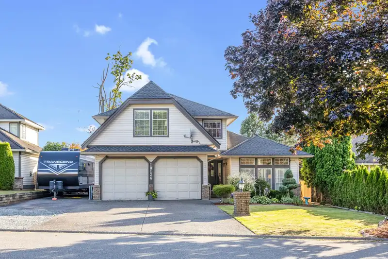 18124 CLAYTONWOOD CRESCENT - photo 1 of 33