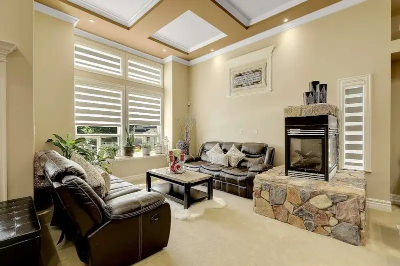 14851 67A AVENUE - photo 3 of 40