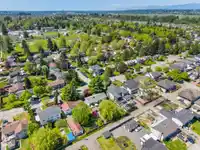 6170 175A STREET - thumbnail 11