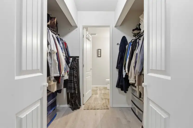 114 15220 GUILDFORD DRIVE - photo 2 of 20