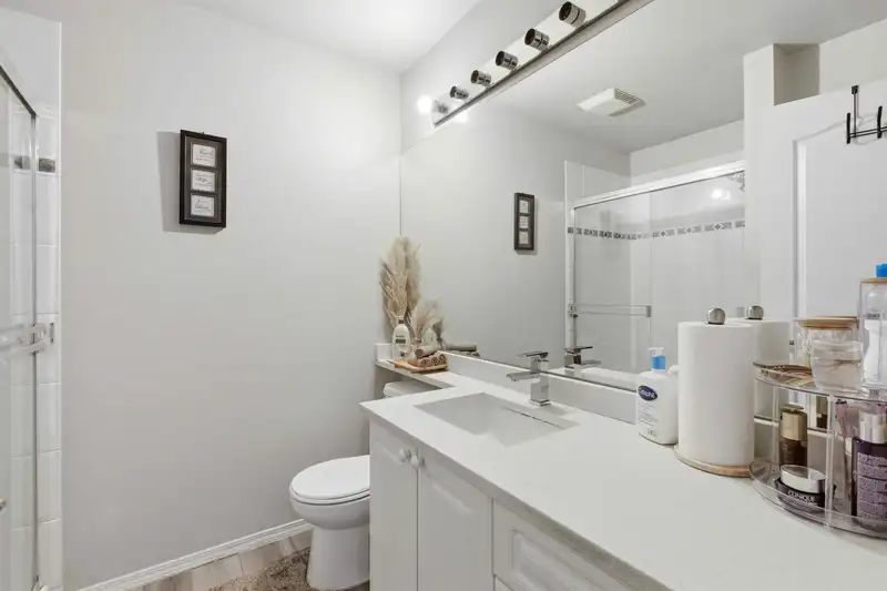114 15220 GUILDFORD DRIVE - photo 3 of 20