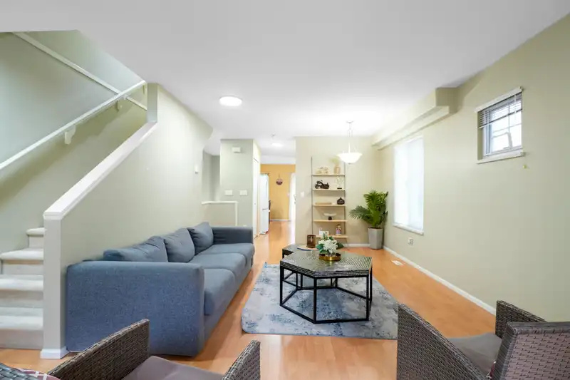 16 12110 75A AVENUE - photo 3 of 7
