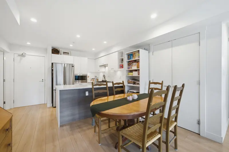 204 1519 CROWN STREET - photo 4 of 25