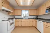 18638 59 AVENUE - thumbnail 10