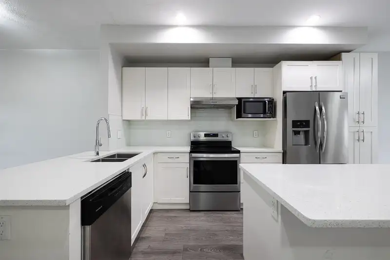 27 14660 105A AVENUE - photo 3 of 25