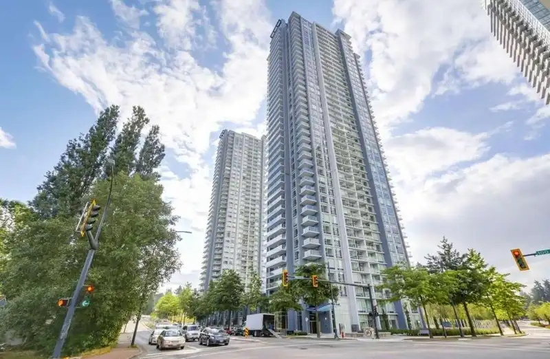3705 13696 100 AVENUE - photo 1 of 10