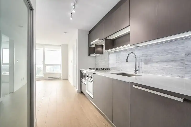 3705 13696 100 AVENUE - photo 3 of 10