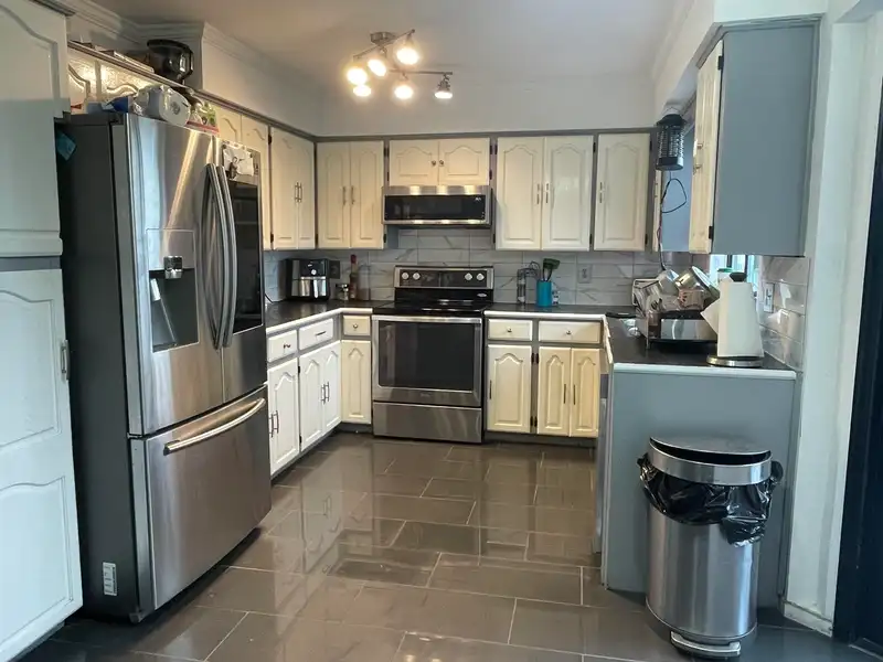 12994 96A AVENUE - photo 3 of 33