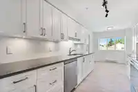 301 13911 70TH AVENUE - thumbnail 3