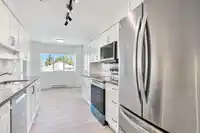 301 13911 70TH AVENUE - thumbnail 4