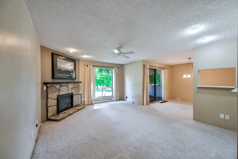 10509 HOLLY PARK LANE LANE - photo 1 of 33