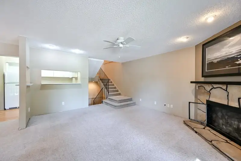 10509 HOLLY PARK LANE LANE - photo 4 of 33