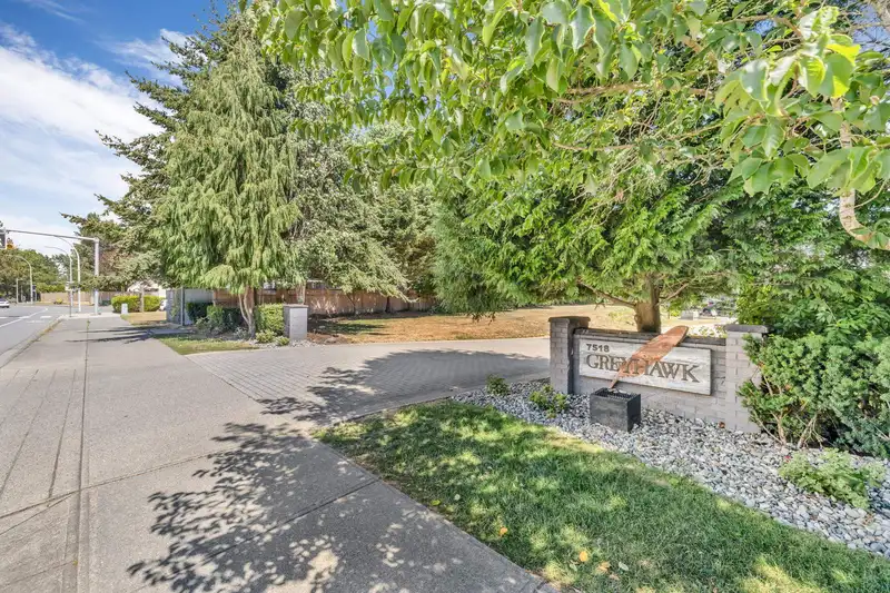 2 7518 138 STREET - photo 2 of 30