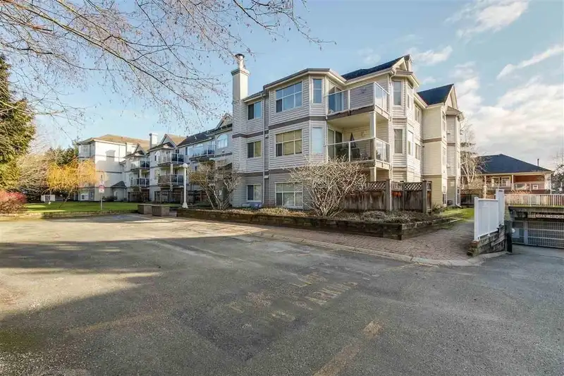 207 12739 72 AVENUE - photo 3 of 12
