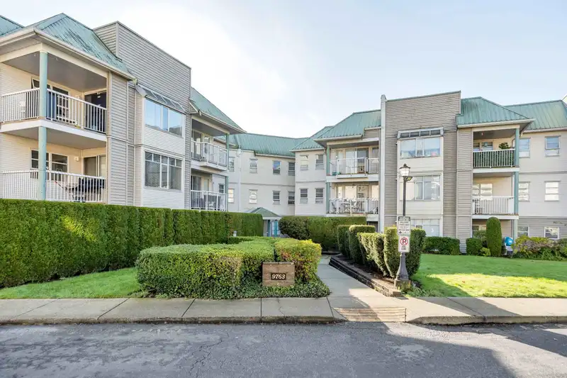 312 9763 140 STREET - photo 1 of 33
