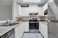 312 9763 140 STREET - thumbnail 2