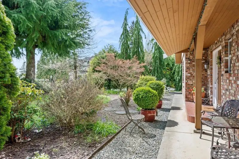 5715 132 STREET - photo 4 of 40