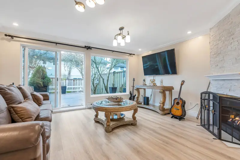 105 4889 53 STREET - photo 2 of 25