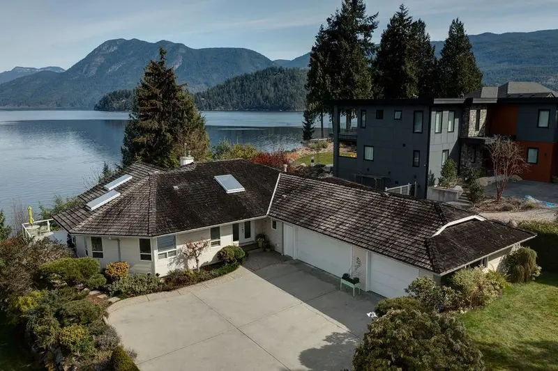 6484 N GALE AVENUE - photo 1 of 25