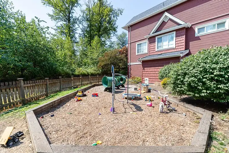54 19128 65 AVENUE - photo 2 of 27