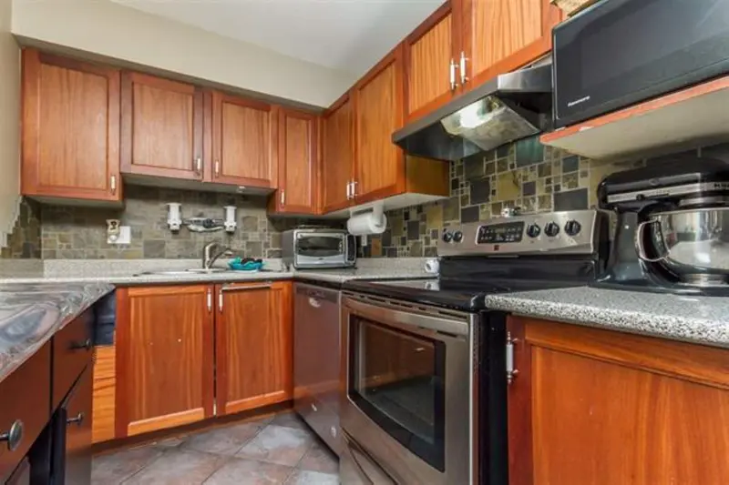 103 W 2962 TRETHEWEY STREET - photo 3 of 4