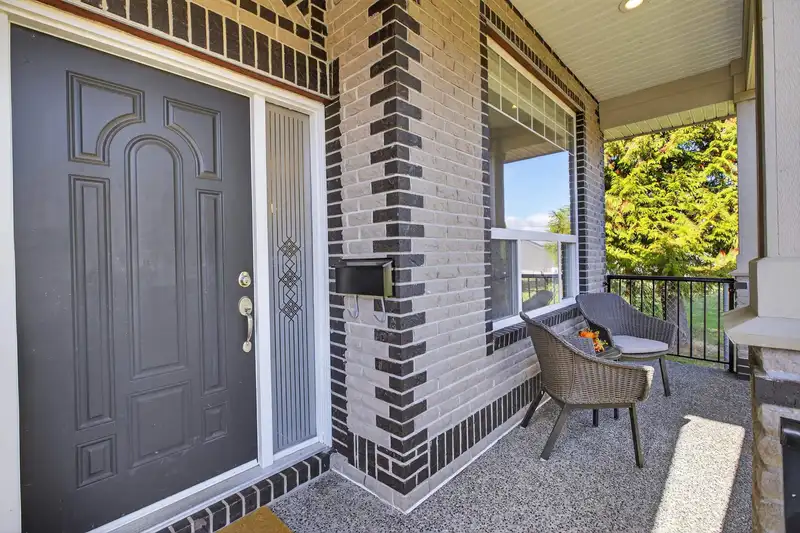 6269 132B STREET - photo 2 of 30