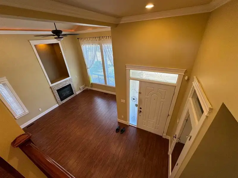 19364 73A AVENUE - photo 2 of 35
