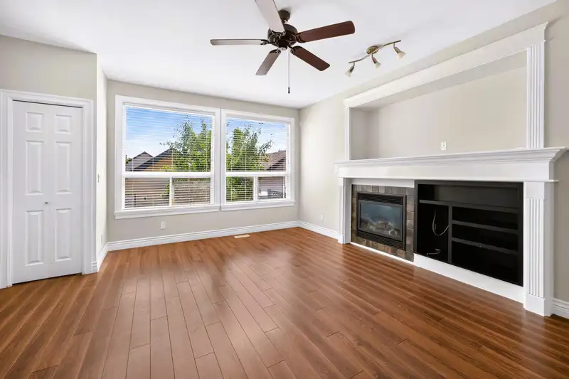19442 67A AVENUE - photo 4 of 40