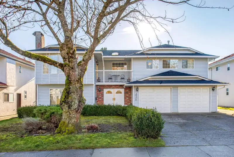 15110 95A AVENUE - photo 2 of 25
