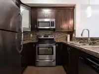 201 13897 FRASER HIGHWAY - thumbnail 3