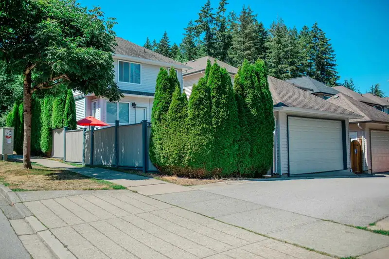 6102 150 STREET - photo 3 of 40