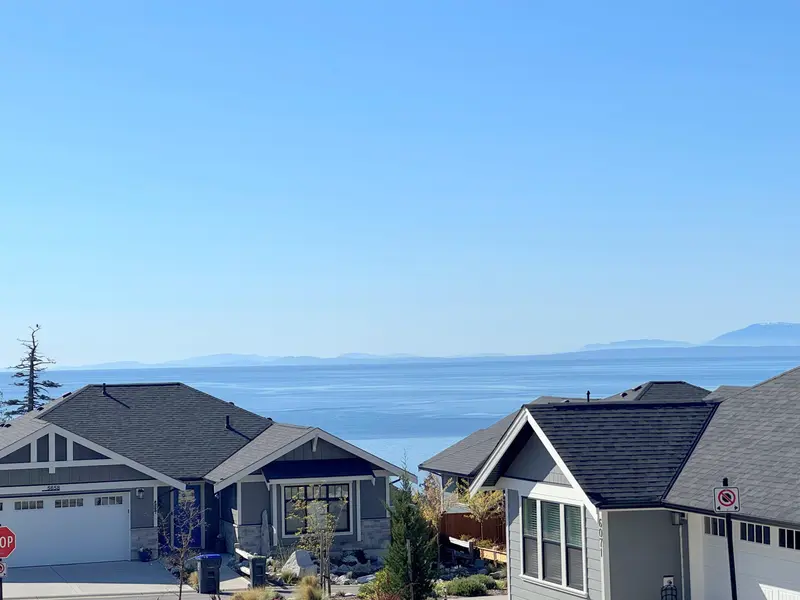 6078 KINGBIRD AVENUE - photo 2 of 25