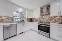 6841 142A STREET - thumbnail 8